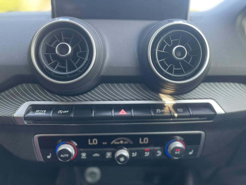 Audi Q2 1L Sport Silver #32