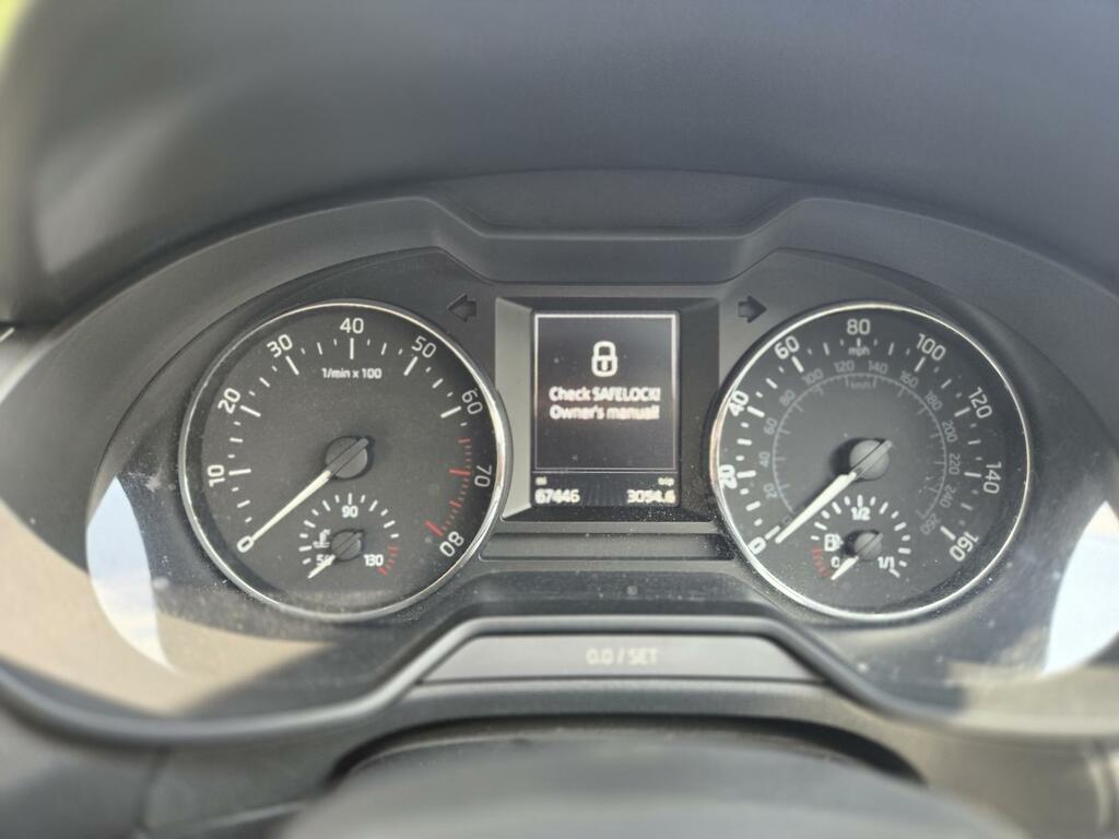 Skoda Octavia 1.6 Tdi Red #33