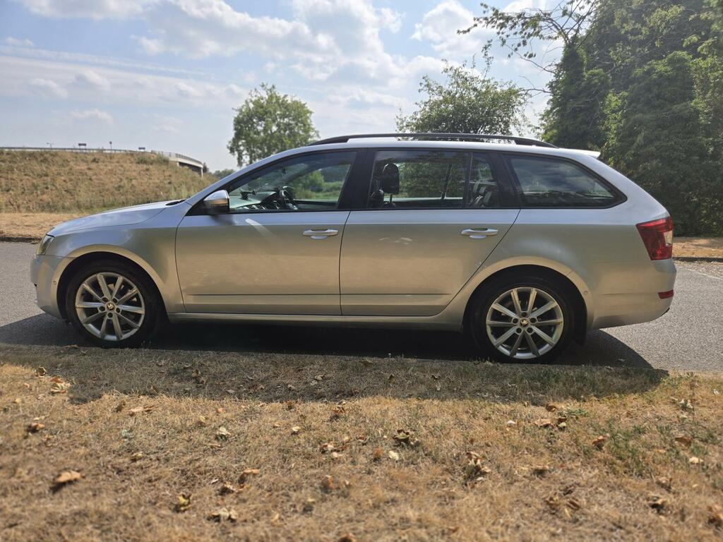 Skoda Octavia 1.6 Tdi Red #14