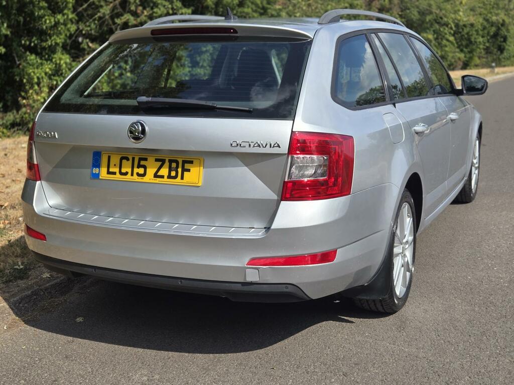 Skoda Octavia 1.6 Tdi Red #10
