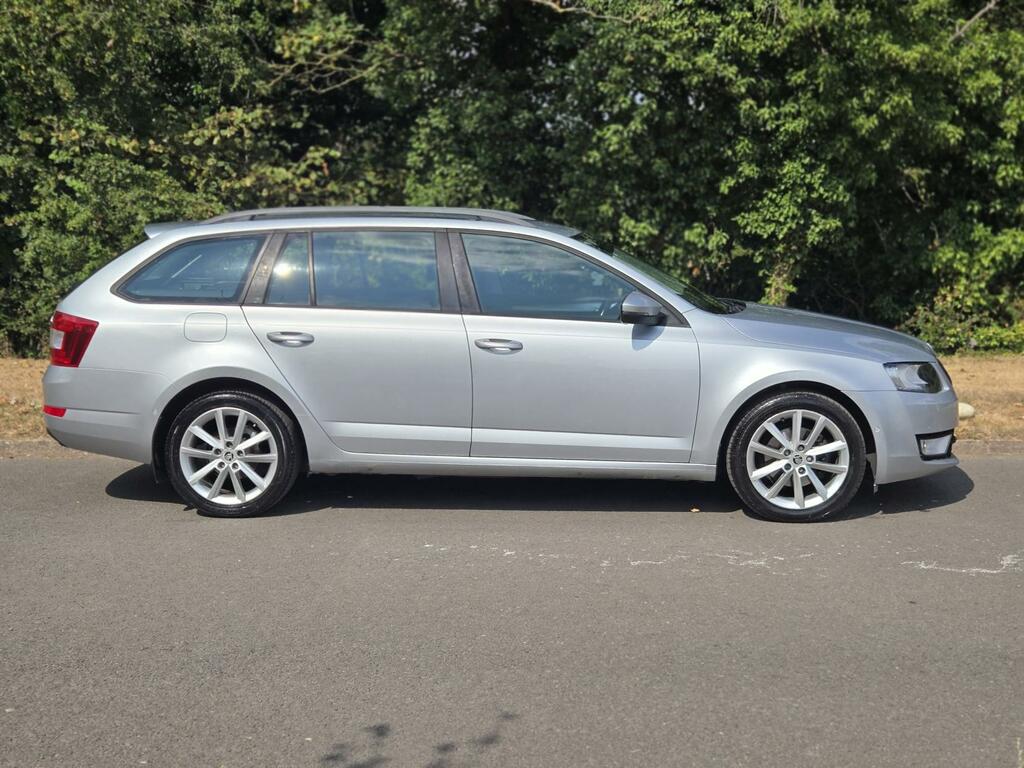 Skoda Octavia 1.6 Tdi Red #7
