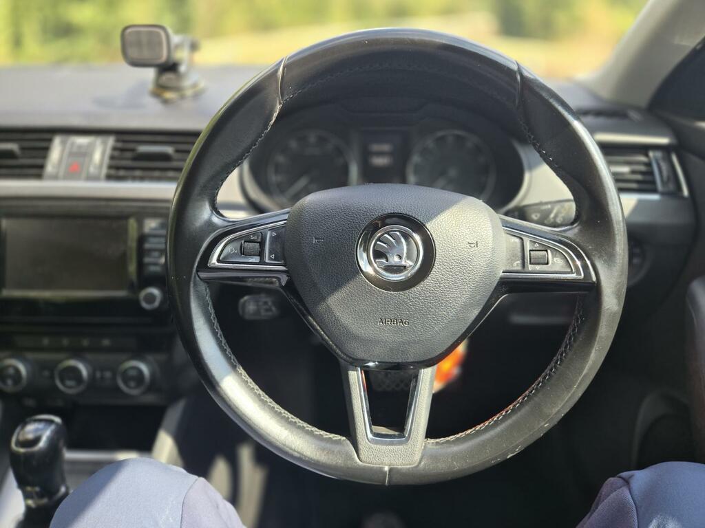 Skoda Octavia 1.6 Tdi Red #30