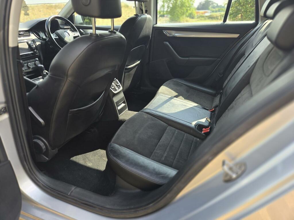 Skoda Octavia 1.6 Tdi Red #22