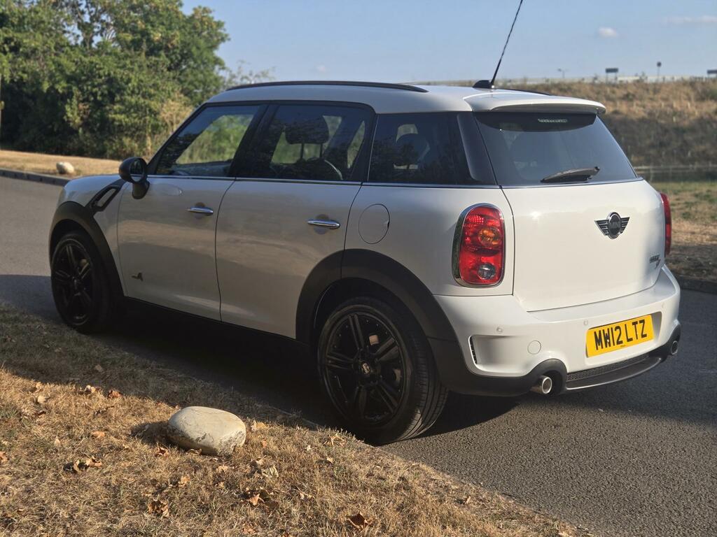 Mini Countryman Suv Red #12