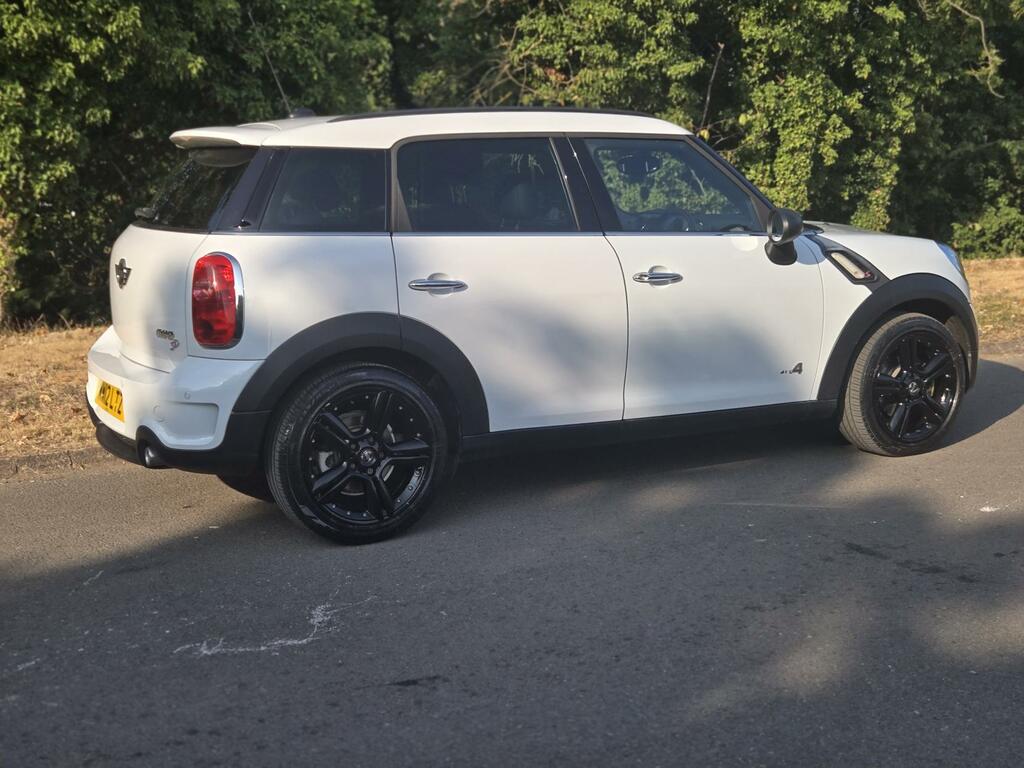 Mini Countryman Suv Red #7
