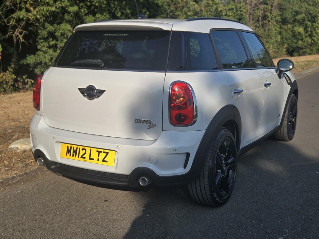 Mini Countryman Suv Red #9