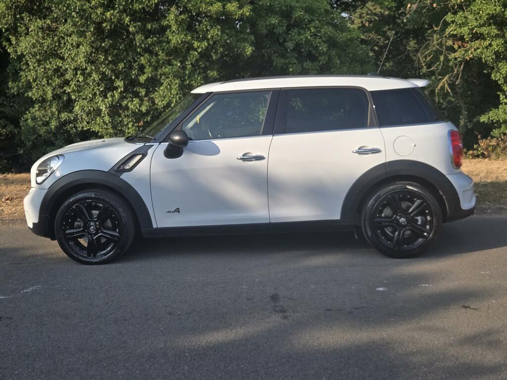 Mini Countryman Suv Red #13