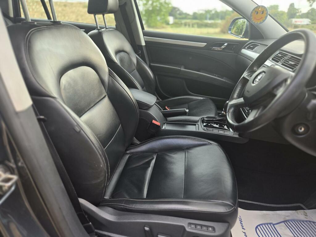 Skoda Superb Laurin Klement Black #24