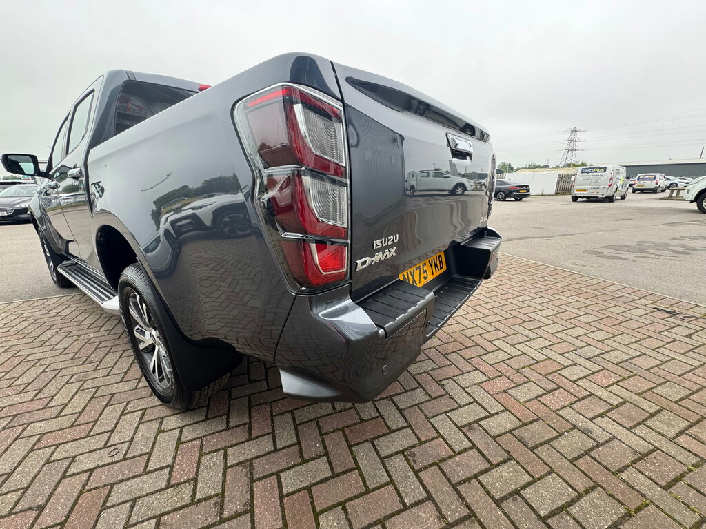 Isuzu D-Max V-cross Double Cab U2849 Ulez Red #8