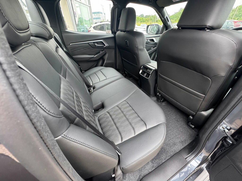 Isuzu D-Max V-cross Double Cab U2849 Ulez Red #10