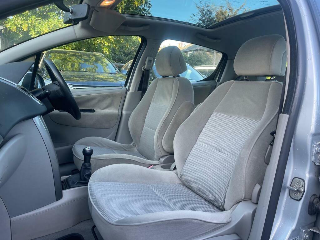 Peugeot 207 1.4 16V Se Silver #2