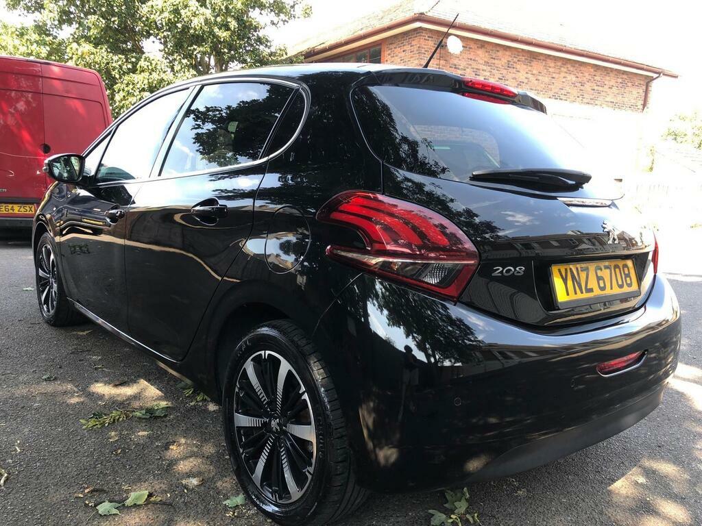 Peugeot 208 1.2 Puretech Tech Edition Eat Euro 6 S S YNZ6708 Black #5