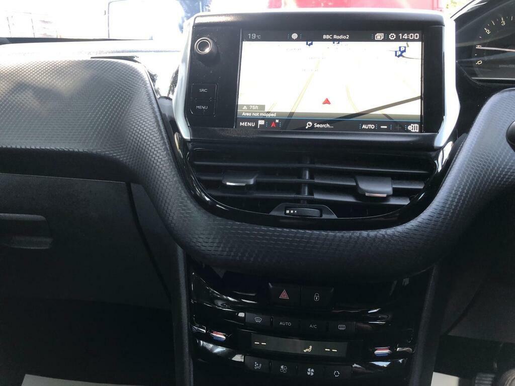 Peugeot 208 1.2 Puretech Tech Edition Eat Euro 6 S S YNZ6708 Black #2