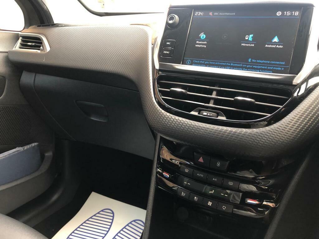 Peugeot 2008 1.2 Puretech Active Black #17