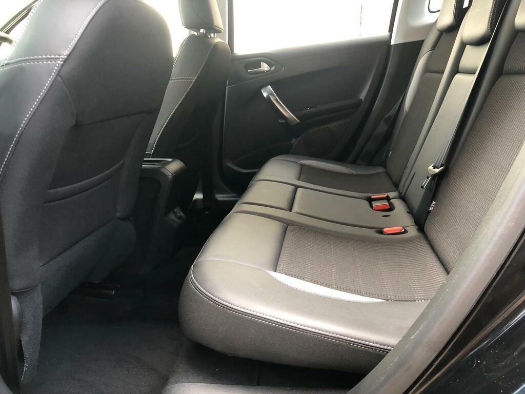 Peugeot 2008 1.2 Puretech Active Black #21
