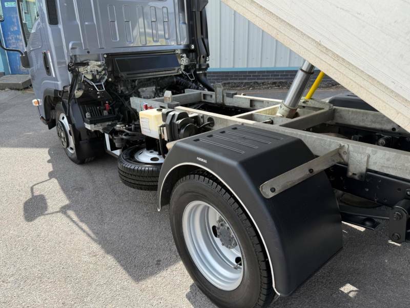 Isuzu Grafter N35.125 - 2022 22 WU22FMX Grey #2