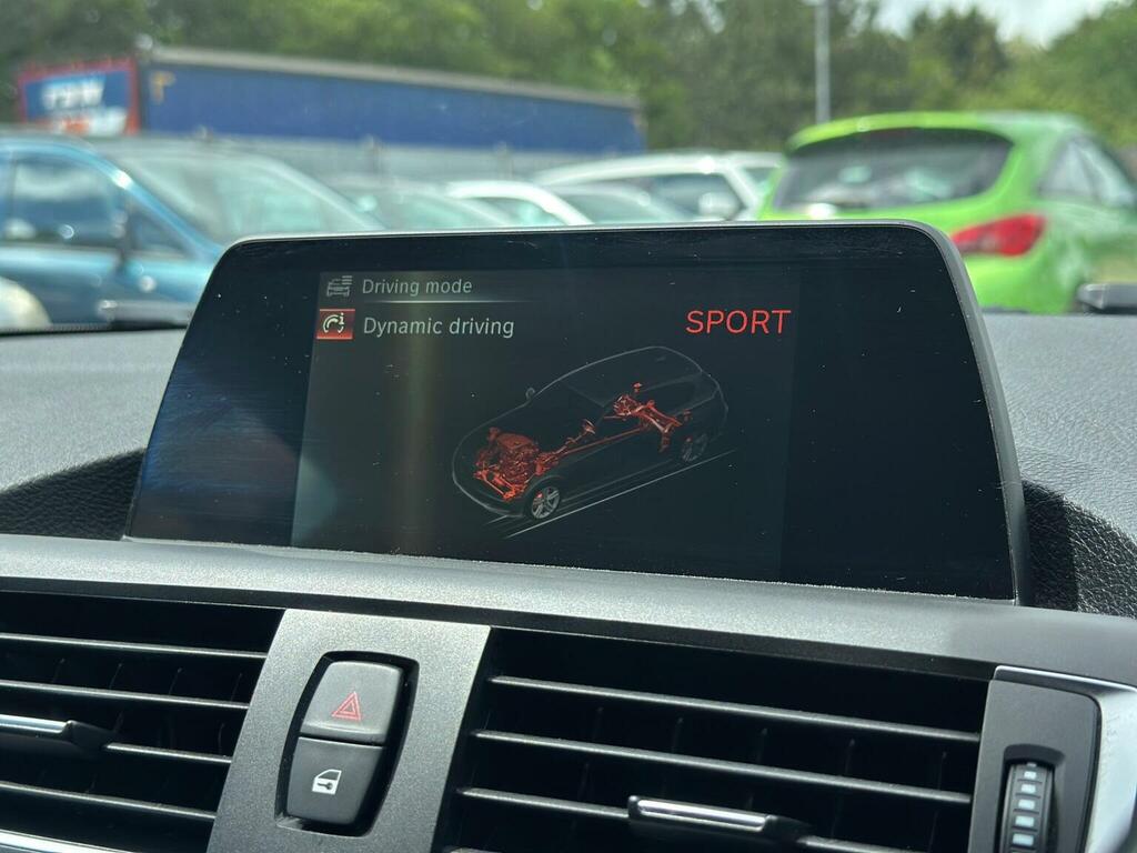 BMW 1 Series 118I Sport 5-Door White #8