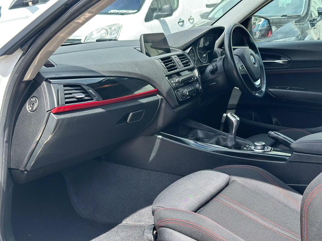 BMW 1 Series 118I Sport 5-Door White #28