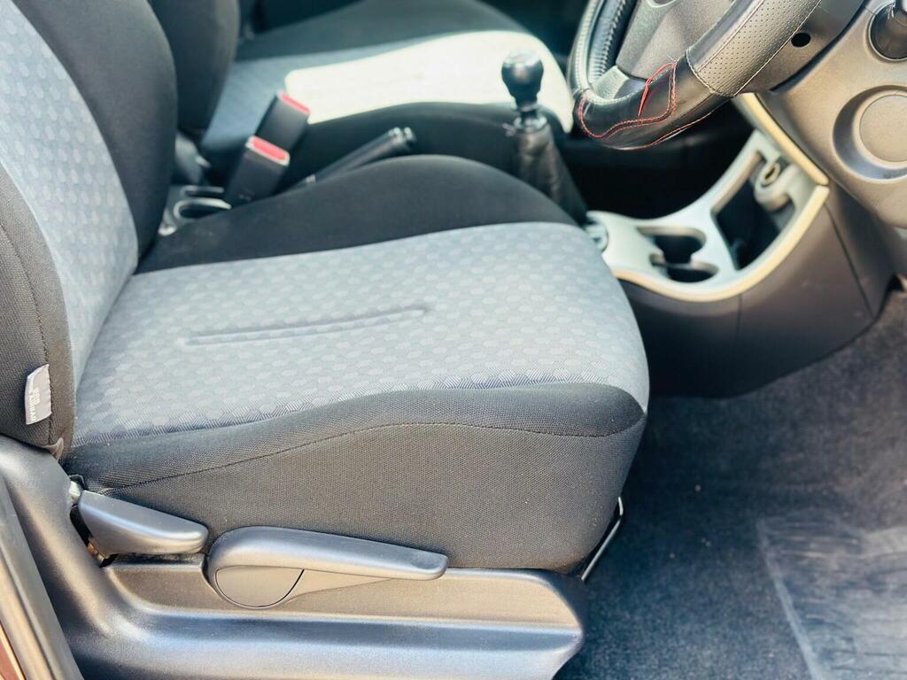 Toyota Urban Cruiser 1.4 D-4d 89 Bhp Black #21