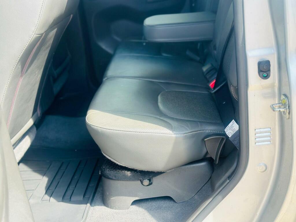Nissan Navara Crew Cab 4X4  #34
