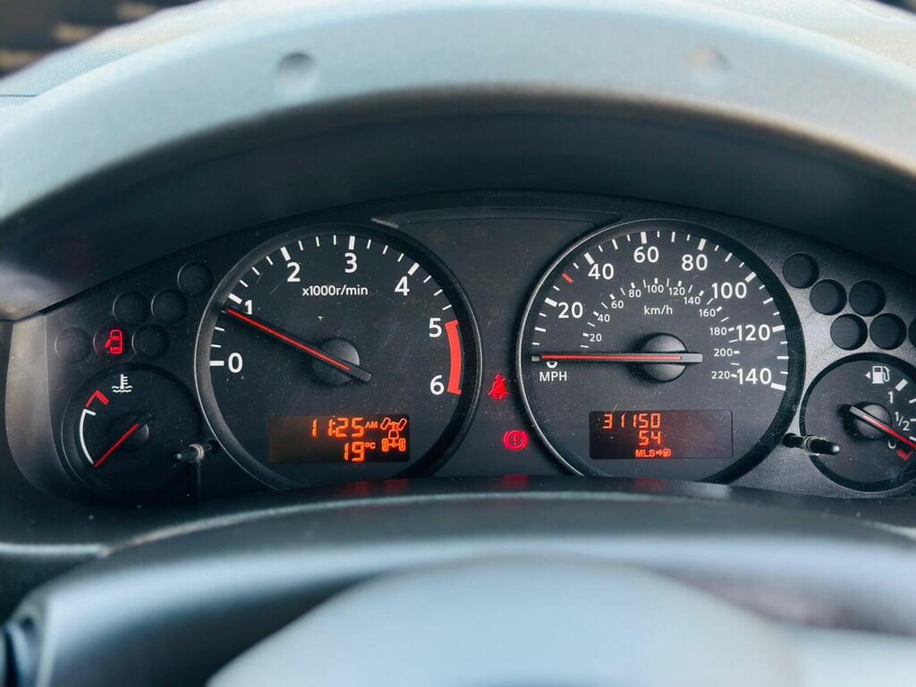 Nissan Navara Crew Cab 4X4  #5
