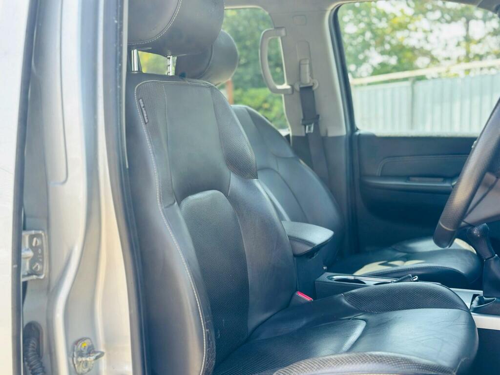 Nissan Navara Crew Cab 4X4  #22