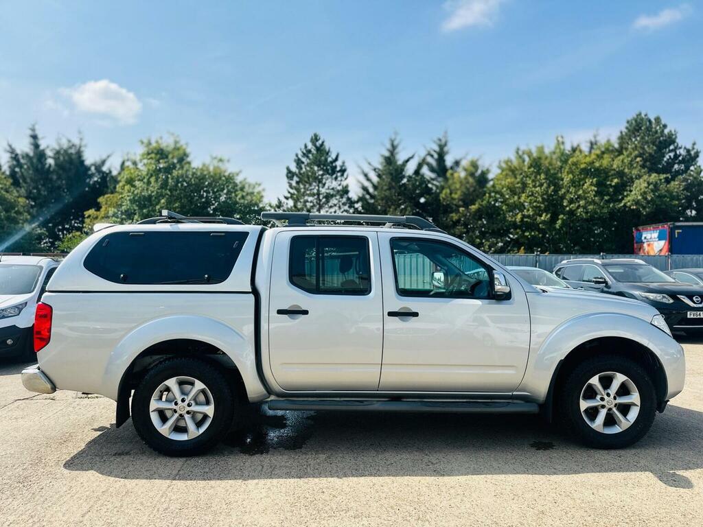 Nissan Navara Crew Cab 4X4  #18