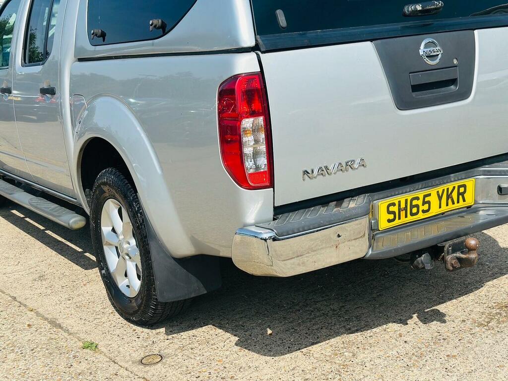 Nissan Navara Crew Cab 4X4  #14