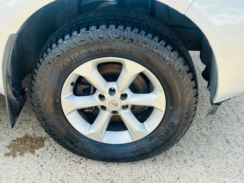 Nissan Navara Crew Cab 4X4  #43