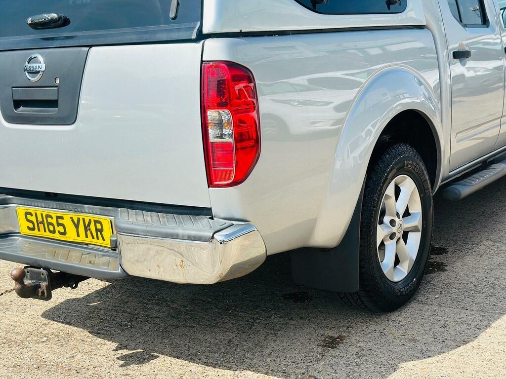 Nissan Navara Crew Cab 4X4  #15