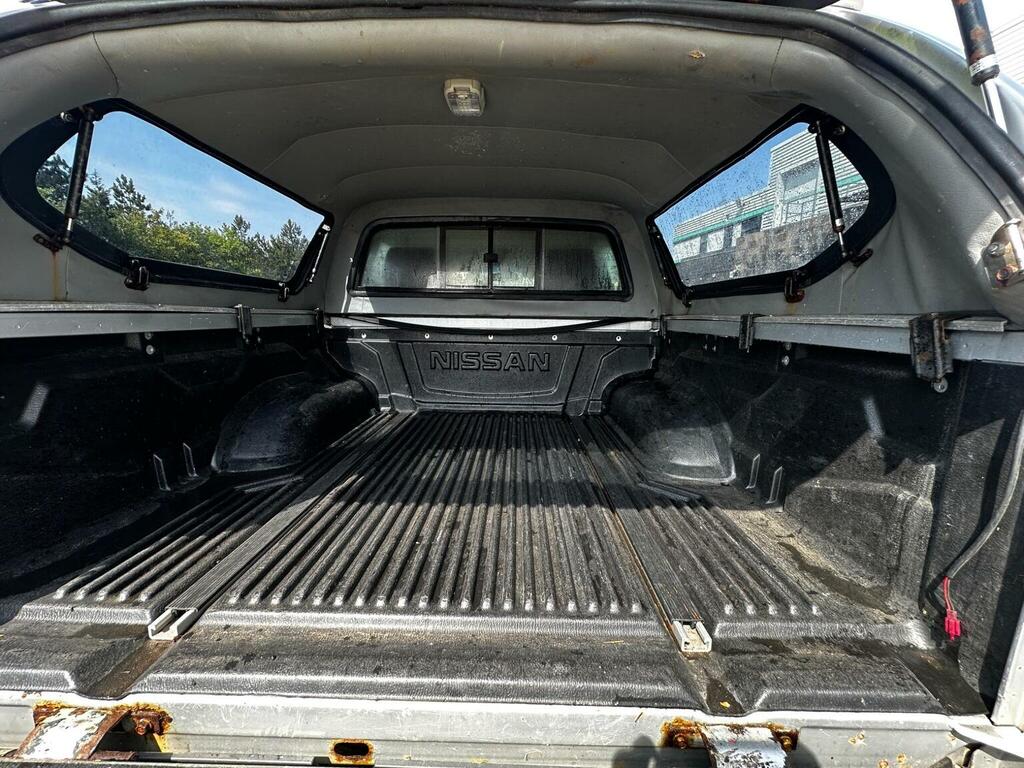 Nissan Navara Crew Cab 4X4  #32