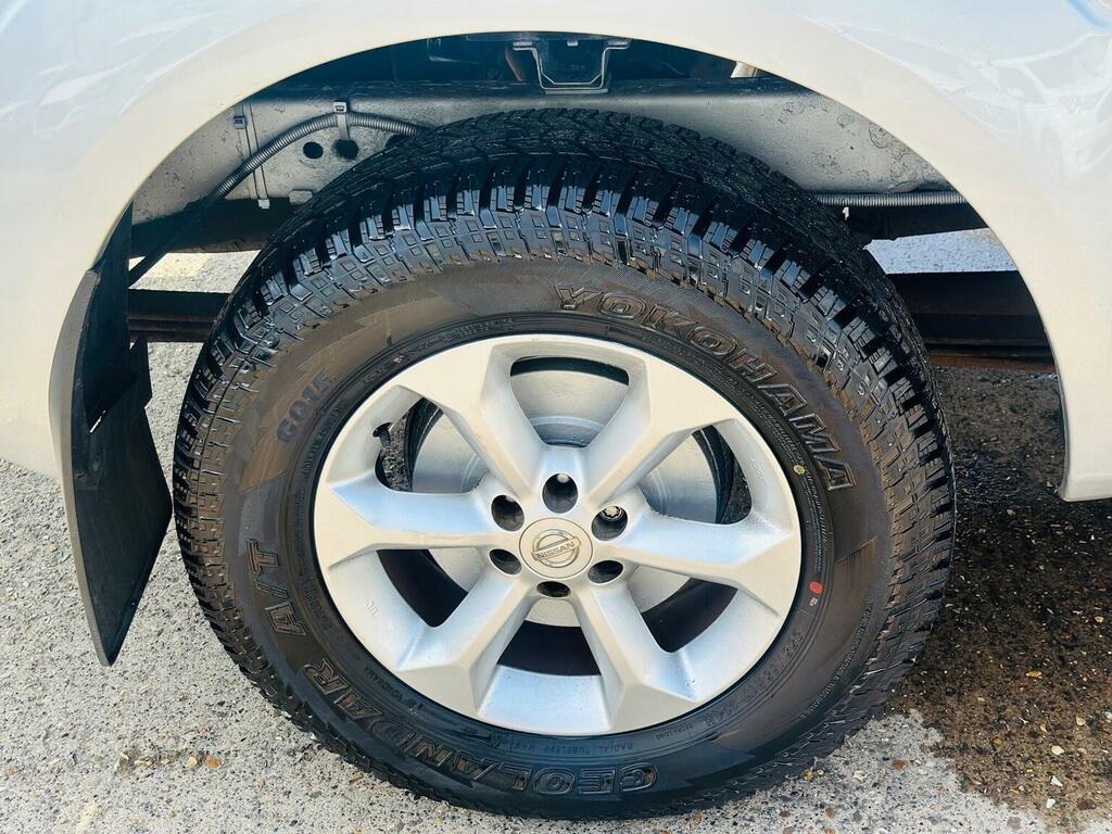 Nissan Navara Crew Cab 4X4  #44