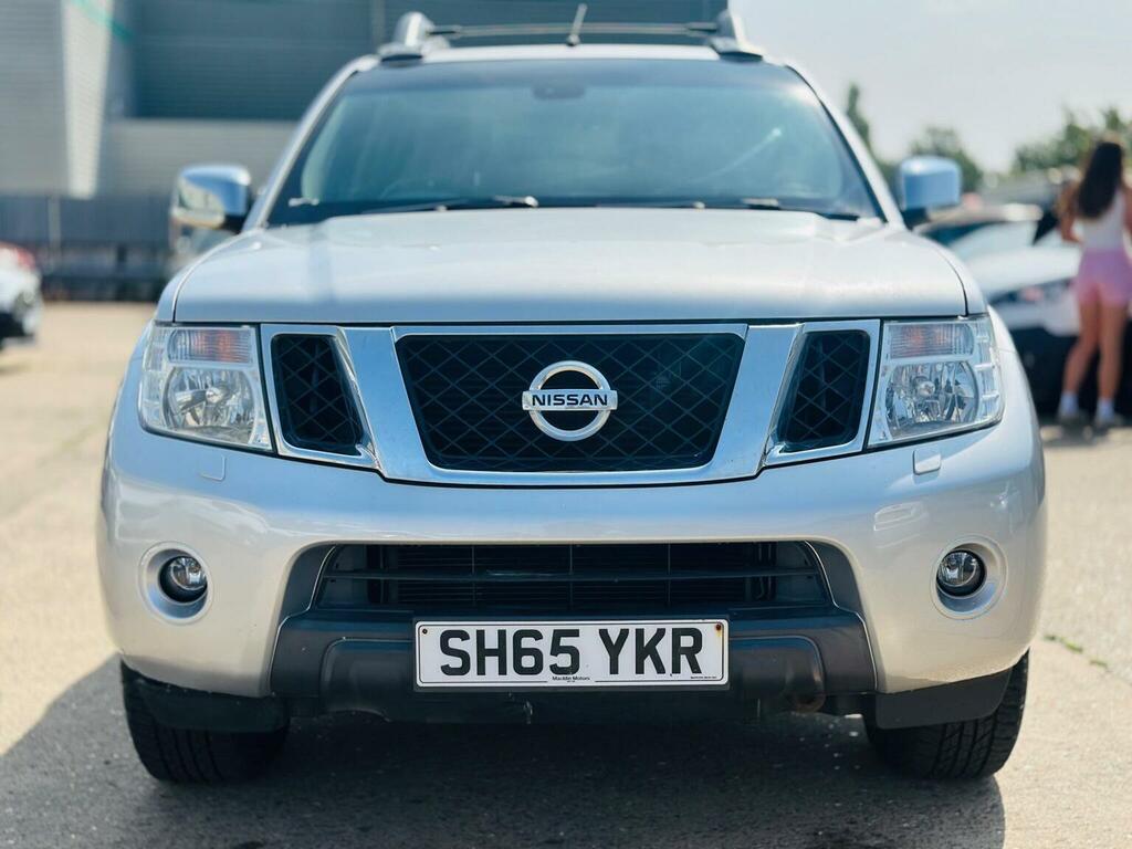 Nissan Navara Crew Cab 4X4  #13