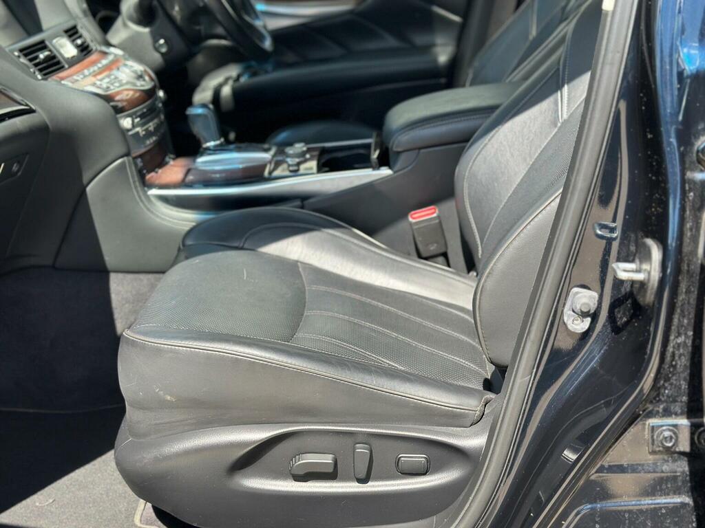 Infiniti Q70 Sport Tech D Grey #46