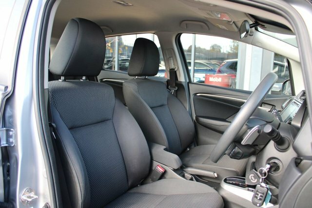 Honda Jazz 1.3 I-vtec Se Navi Hatchback Cvt Euro 6 Silver #6