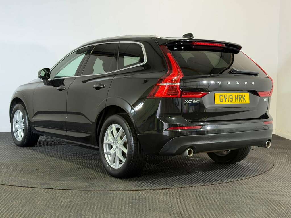 Volvo XC60 2.0 T5 Momentum Pro Suv Awd Euro 6 GV19HRK Black #5