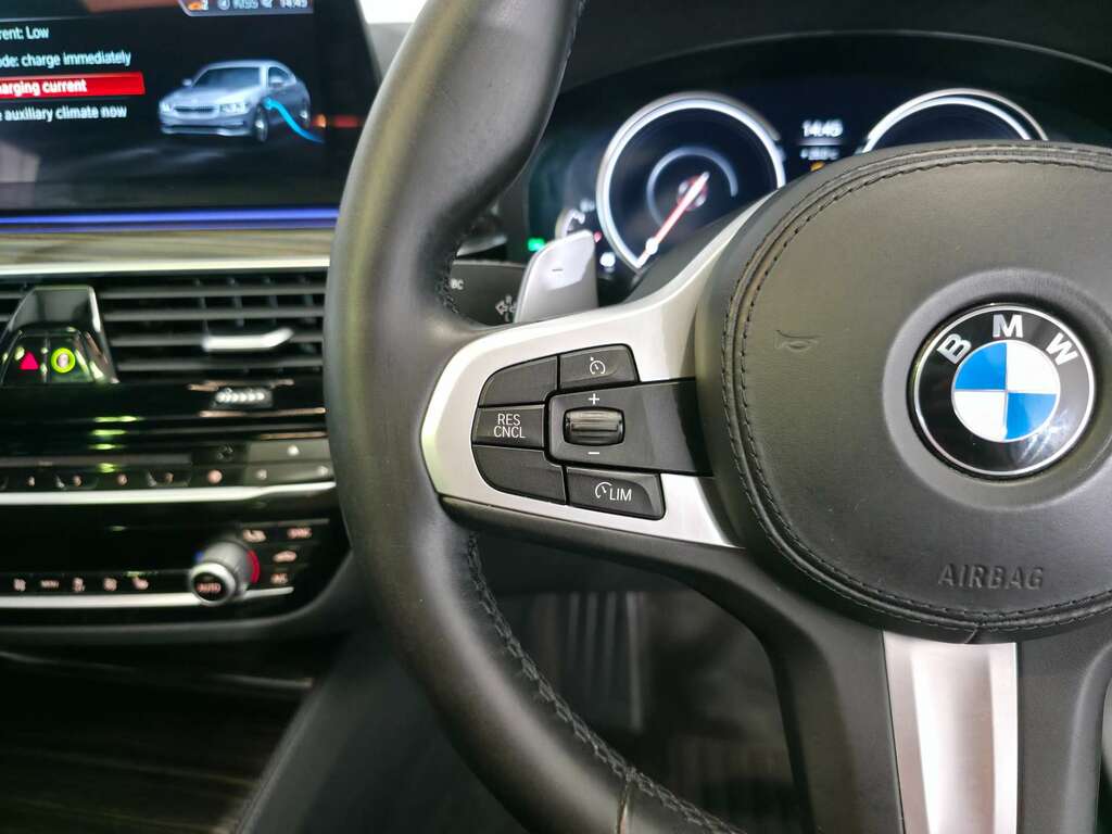 BMW 5 Series 530E M Sport Black #35