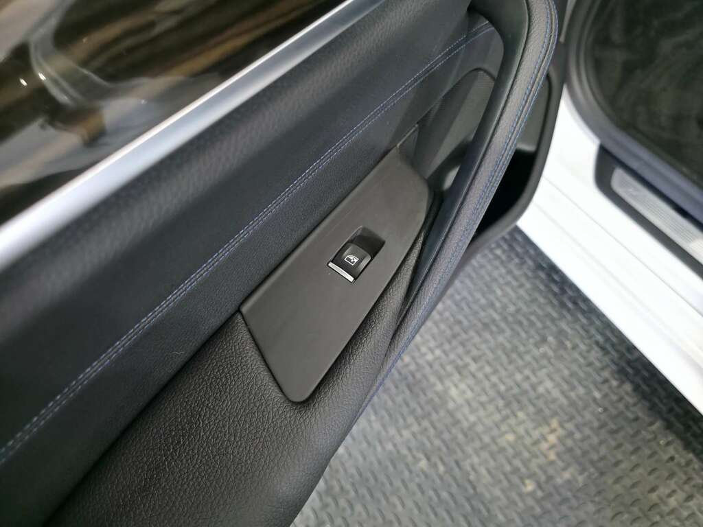 BMW 5 Series 530E M Sport Black #75
