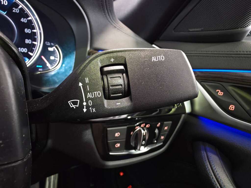 BMW 5 Series 530E M Sport Black #37