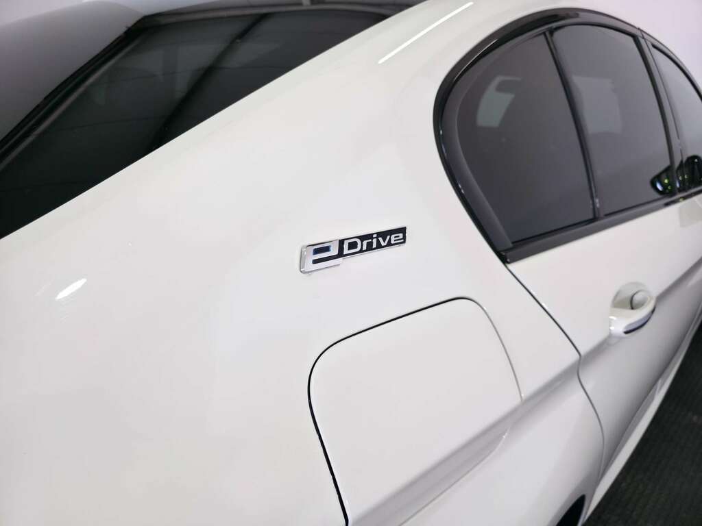 BMW 5 Series 530E M Sport Black #10