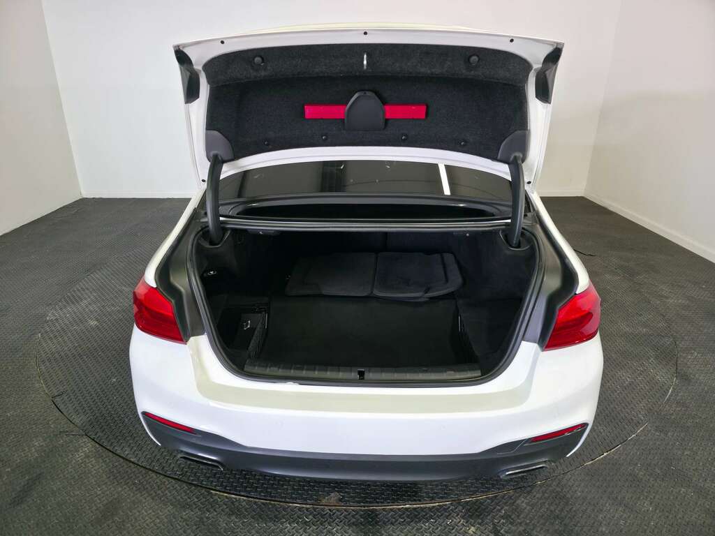 BMW 5 Series 530E M Sport Black #21