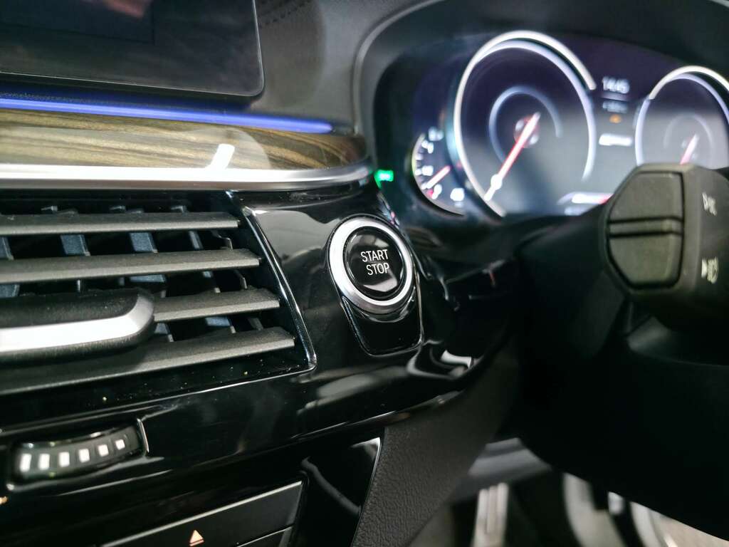 BMW 5 Series 530E M Sport Black #32