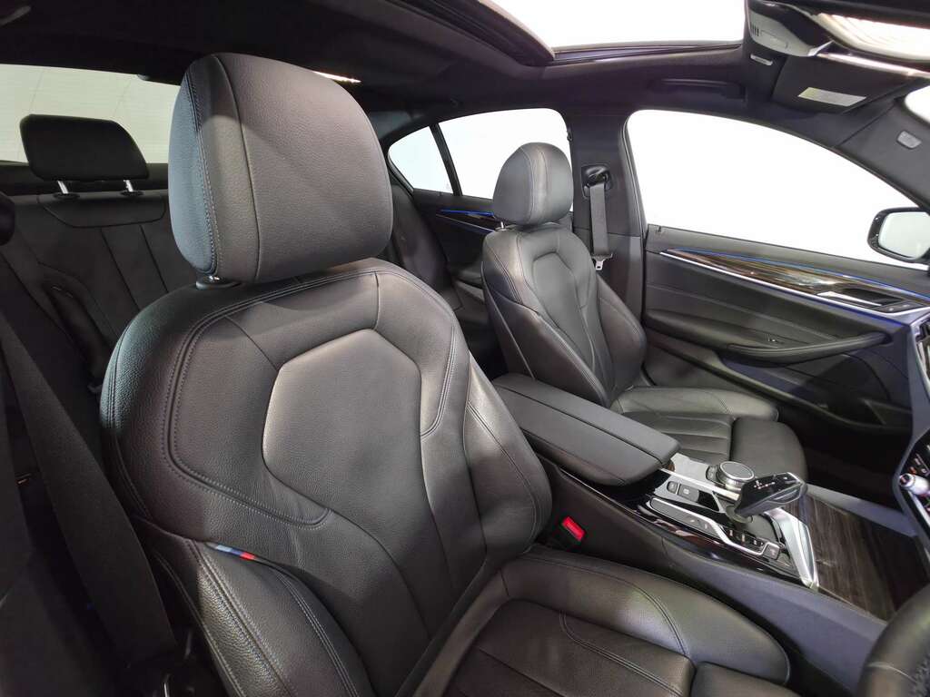 BMW 5 Series 530E M Sport Black #19