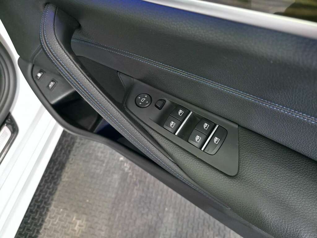 BMW 5 Series 530E M Sport Black #29