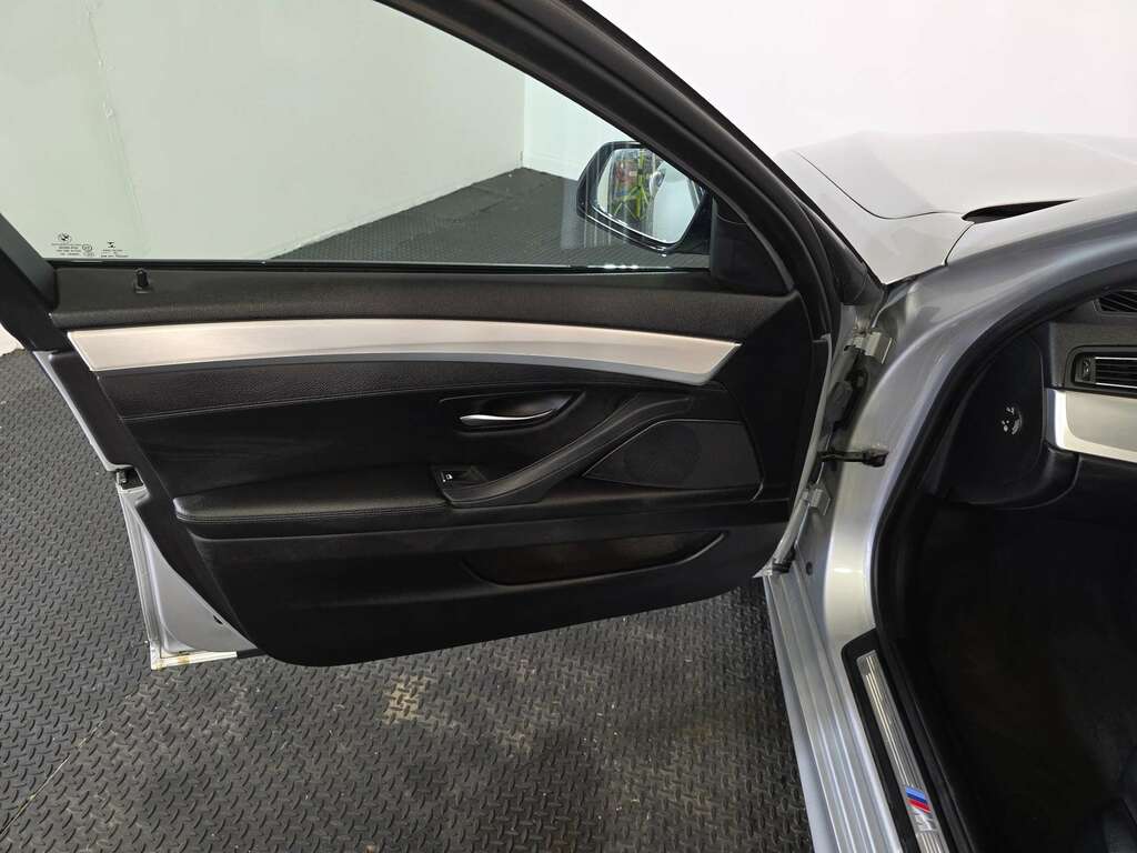 BMW 5 Series Saloon 2.0 520D Se Euro 6 Ss 201616 Black #54