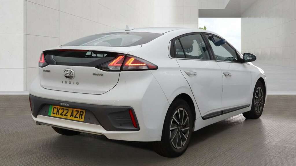 Hyundai Ioniq 38.3Kwh Premium Hatchback 136 P White #4