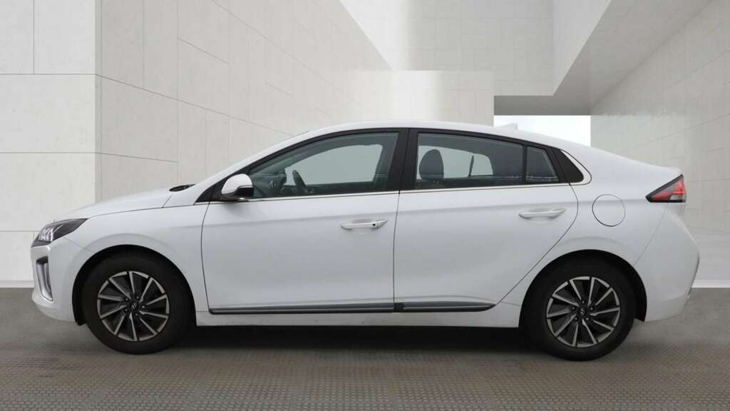Hyundai Ioniq 38.3Kwh Premium Hatchback 136 P White #6