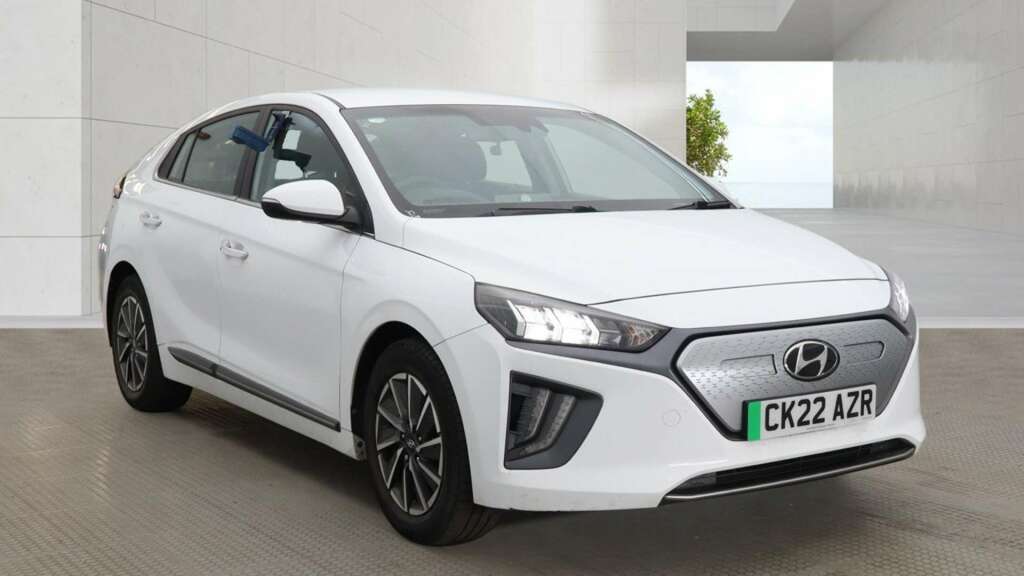Hyundai Ioniq 38.3Kwh Premium Hatchback 136 P White