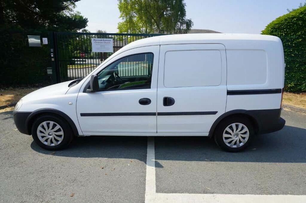 Vauxhall Combo Diesel White #4