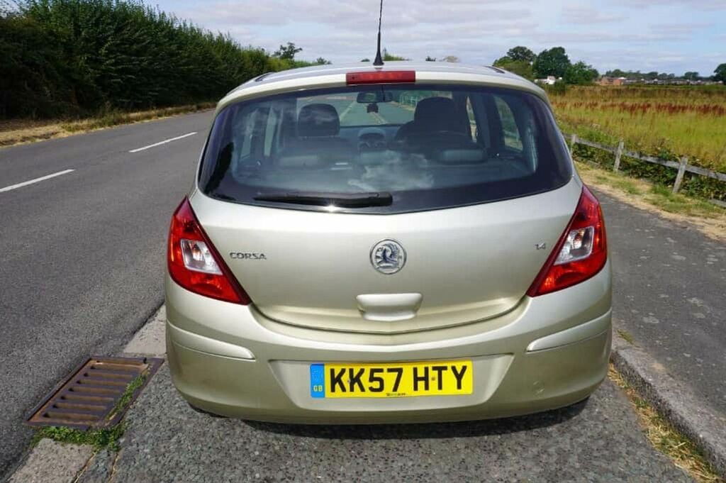 Vauxhall Corsa Design 16V Gold #6